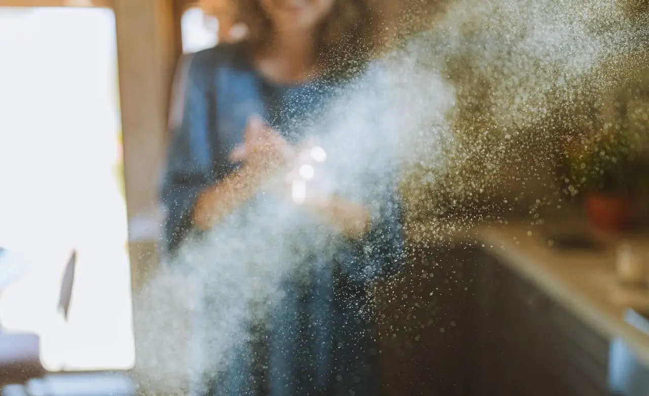 Attenzione alla polvere sotto il letto: come eliminarla a maggio