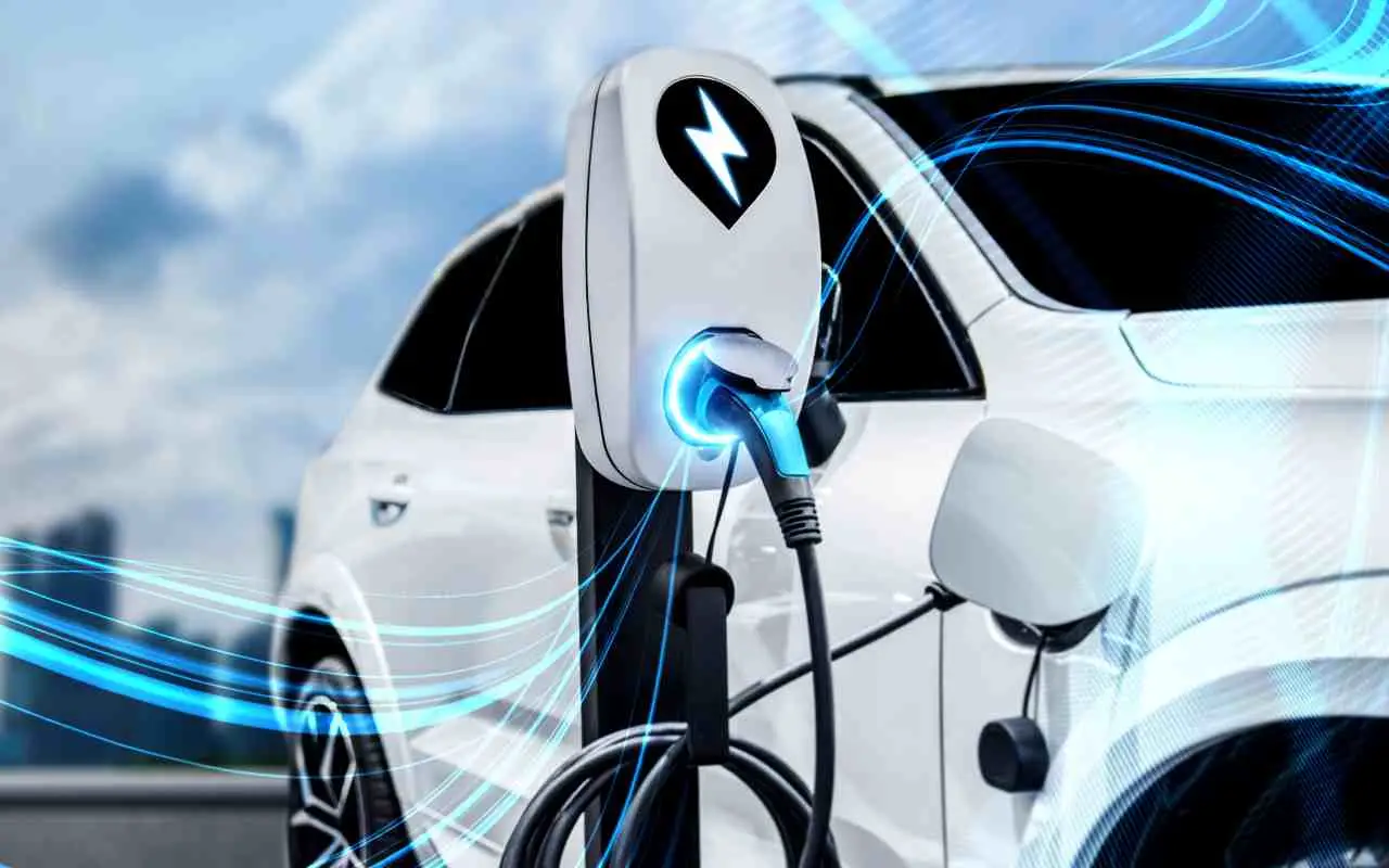 Auto elettriche: ecco perché oggi costano come un lusso di altri tempi? Auto elettriche: ecco perché oggi costano come un lusso di altri tempi?