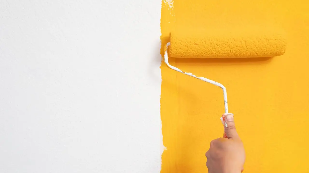 Pareti effetto wow senza fatica: ecco il trucco per dipingere anche con il gotelé Immagine selezionata
